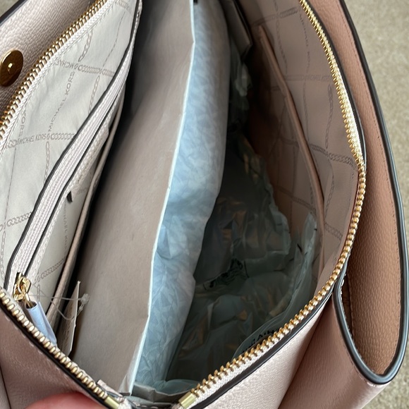 NWT MICHAEL KORS Maxine Medium Satchel Soft Pink Handbag Purse - Picture 6 of 10